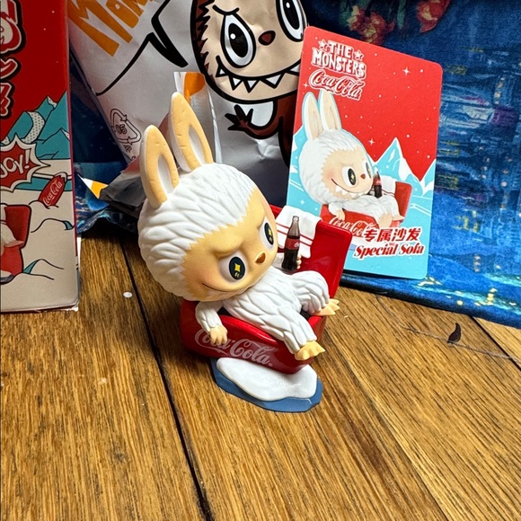 Coca-Cola The Monsters special sofa - Picture 2 of 3